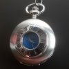 Kapesní otvírací hodinky David Aster, Silver/Blue - Kapesní hodinky z doby, kdy se ještě nespěchalo. Gravírujeme podle vašeho zadání! Přesně, rychle, kvalitně. Zboží skladem, expedice do 24h.